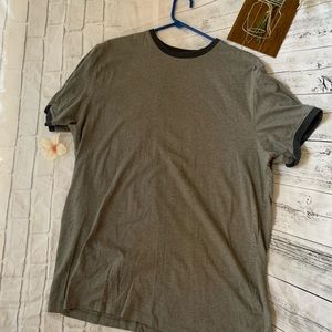 Banana Republic tee